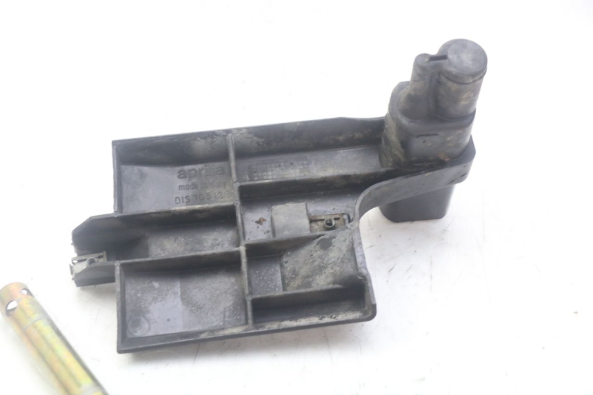 photo de RIEM VOOR GEREEDSCHAPSTAS APRILIA SCARABEO 100 (2003 - 2012) - Zoom op gebruiksstaat