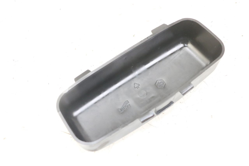 photo de RIEM VOOR GEREEDSCHAPSTAS PIAGGIO XEVO - X EVO 125 (2007 - 2017) - Detail van het onderdeel