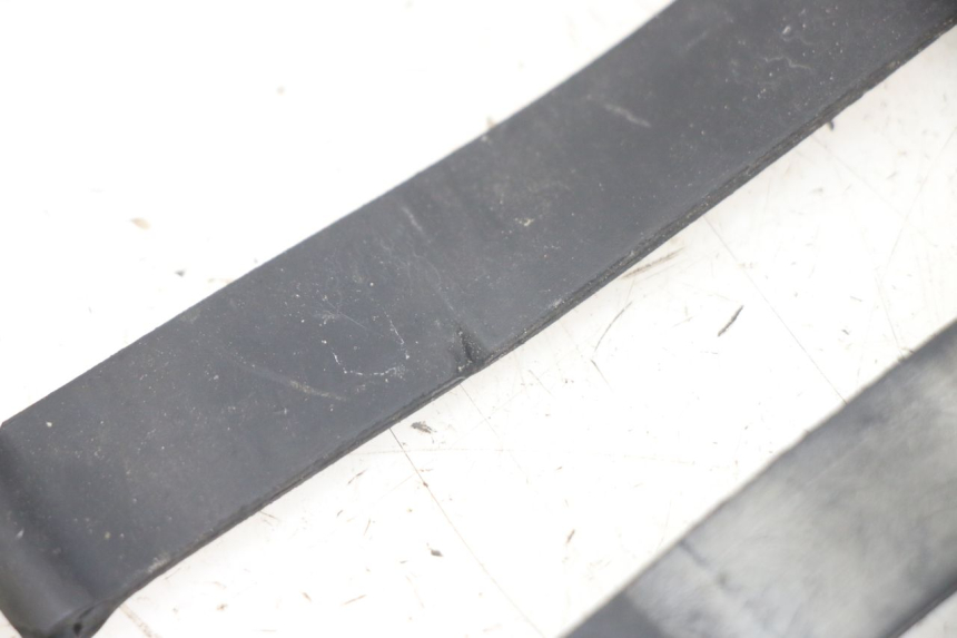 photo de RIEM VOOR GEREEDSCHAPSTAS YAMAHA XJN DIVERSION 600 (2000 - 2003) - Zoom op gebruiksstaat