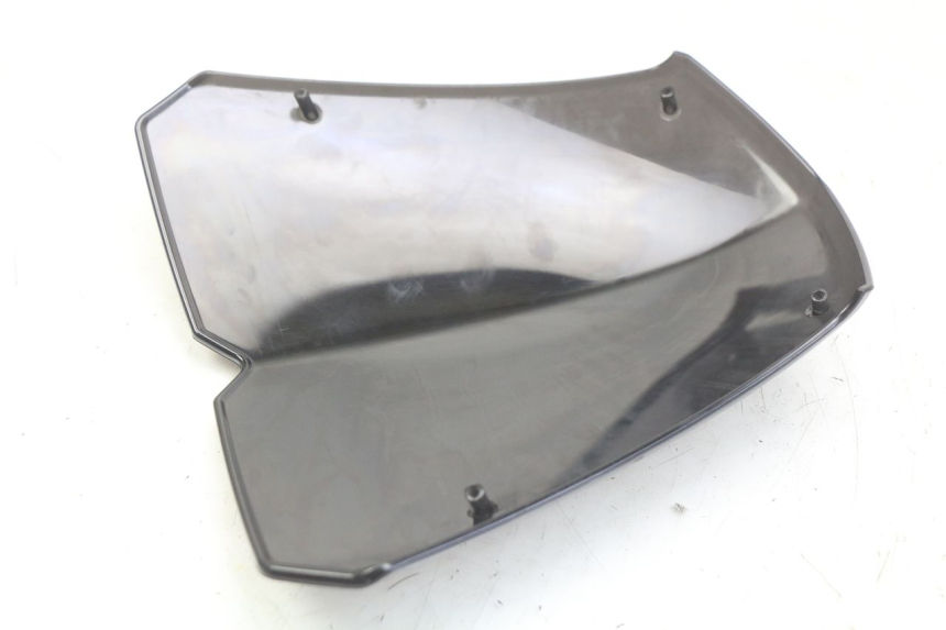 photo de WINDSCHERM PEUGEOT KISBEE 2T 50 (2010 - 2017) - Detail van het onderdeel