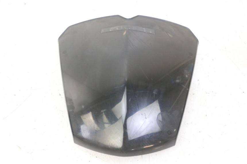 photo de WINDSCHERM PEUGEOT KISBEE 4T 50 (2018 - 2022) - Bevestigingspunten