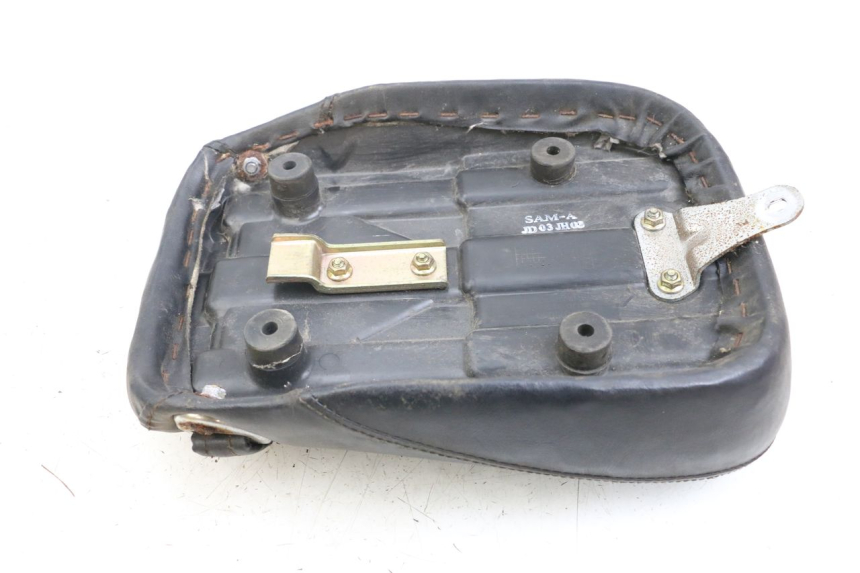 photo de ACHTERZITJE HYOSUNG GV AQUILA 125 (2000 - 2009) - Zoom op gebruiksstaat