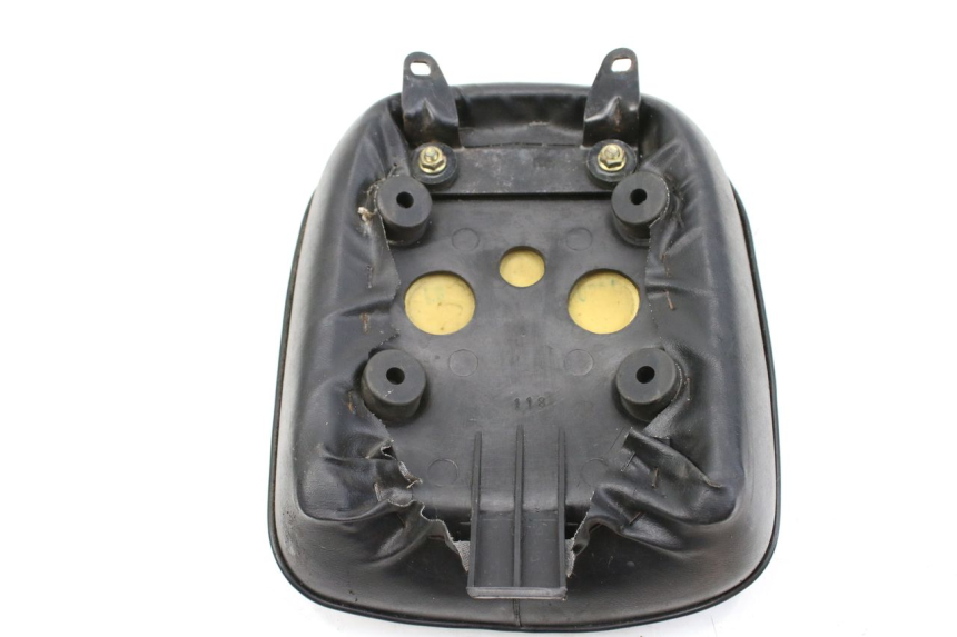 photo de ACHTERZITJE SYM HUSKY 125 (1999 - 2005) - Bevestigingspunten