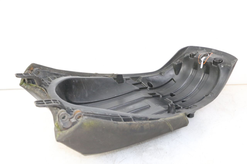 photo de ACHTERZITJE PEUGEOT SATELIS 125 (2013 - 2018) - Zoom op gebruiksstaat