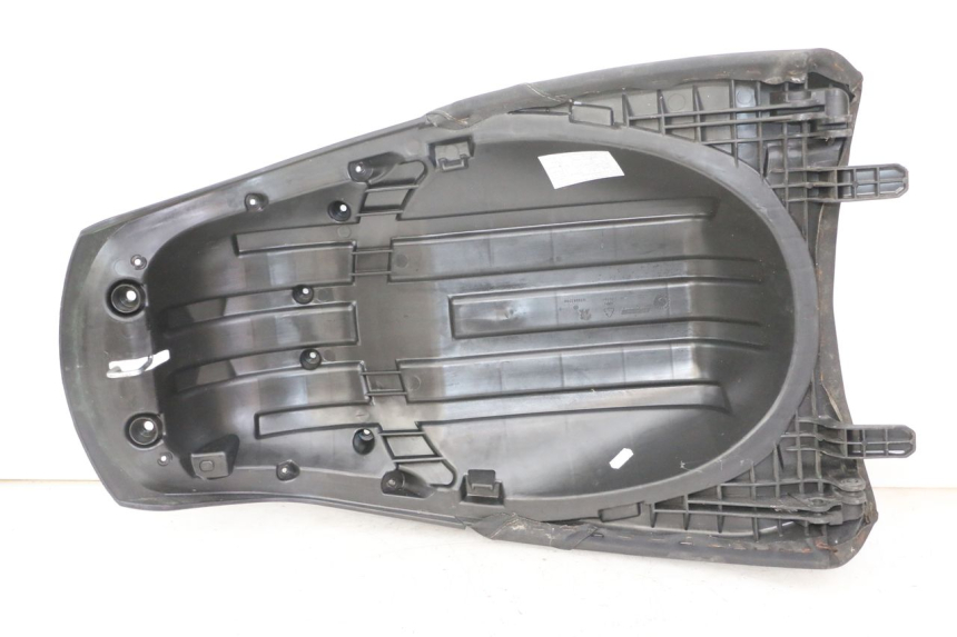 photo de ACHTERZITJE PEUGEOT SATELIS 125 (2013 - 2018) - Bevestigingspunten