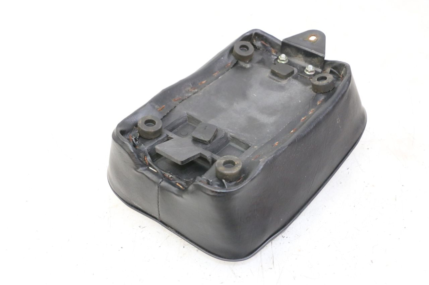 photo de ACHTERZITJE REGAL RAPTOR RAXTER 2 125 (2007 - 2015) - Detail van het onderdeel