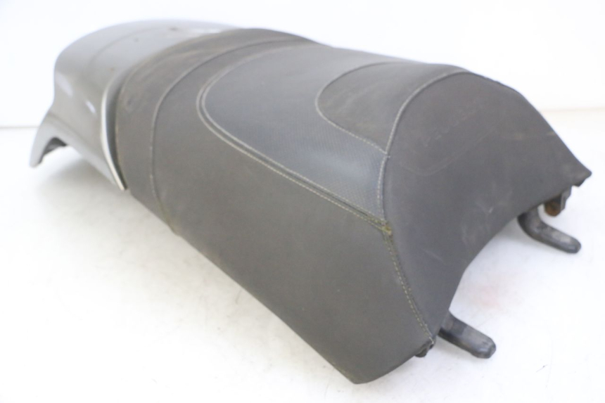 photo de ACHTERZITJE PEUGEOT SATELIS 125 (2013 - 2018) - Focus op structuur