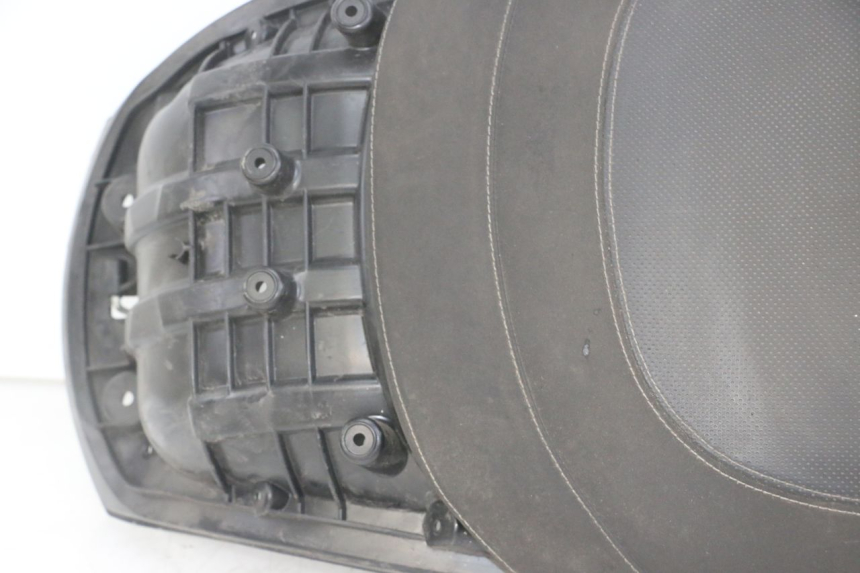 photo de ACHTERZITJE PEUGEOT SATELIS 125 (2013 - 2018) - Zoom op componenten