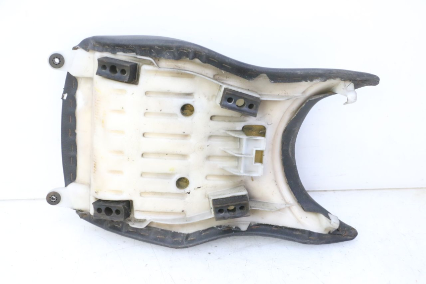 photo de VOORZIT HONDA CBF 125 (2009 - 2015) - Bevestigingspunten