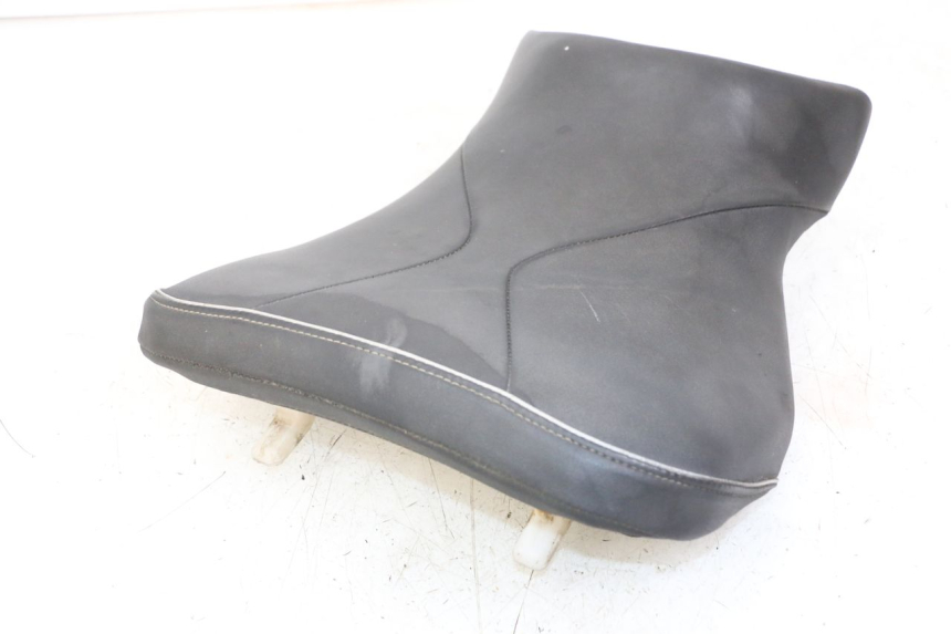 photo de VOORZITJE SUZUKI GSR 750 (2011 - 2017) - Overzicht