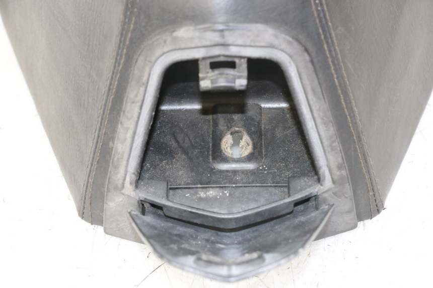 photo de VOORZITJE PEUGEOT SATELIS COMPRESSOR K15 125 (2006 - 2009) - Bevestigingspunten