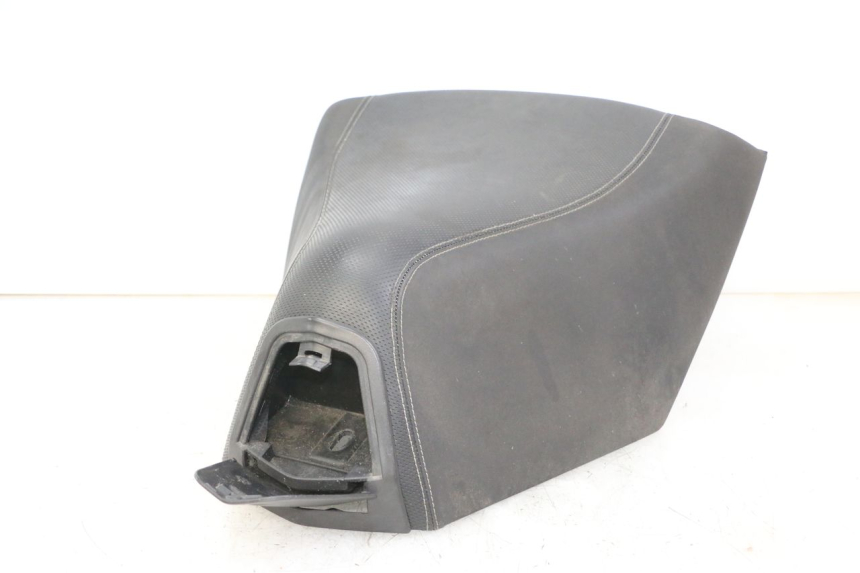 photo de VOORZITJE PEUGEOT SATELIS 125 (2013 - 2018) - Zoom op gebruiksstaat