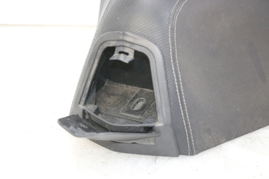 photo de VOORZITJE PEUGEOT SATELIS 125 (2013 - 2018) - Andere kijkhoek