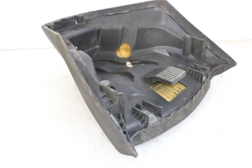 photo de VOORZITJE PEUGEOT SATELIS 125 (2013 - 2018) - Detail van het onderdeel