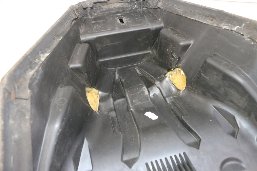 photo de VOORZITJE PEUGEOT SATELIS 125 (2013 - 2018) - Detail van het onderdeel