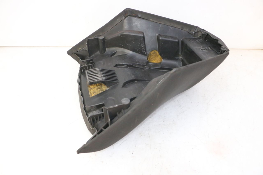 photo de VOORZITJE PEUGEOT SATELIS 125 (2010 - 2012) - Detail van het onderdeel