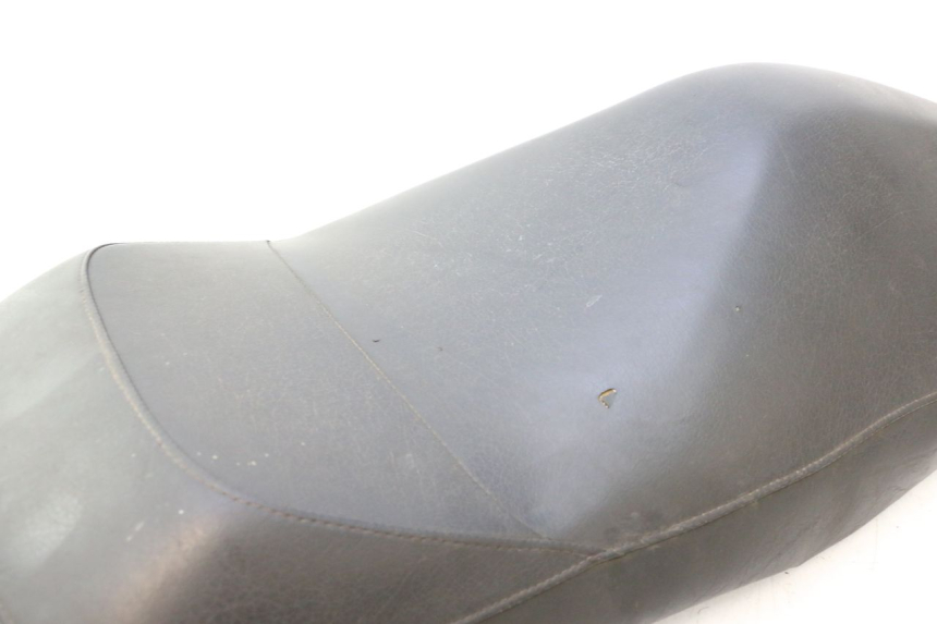 photo de VOORZITJE YAMAHA YP MAJESTY 125 (1998 - 2001) - Detail van het onderdeel