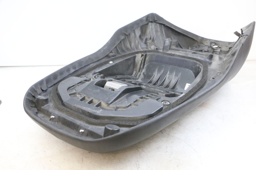 photo de ZITSEL SUZUKI BURGMAN EXECUTIVE ABS 650 (2006 - 2012) - Alternatieve hoek