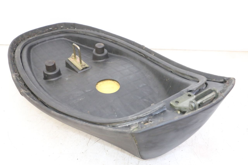 photo de ZITSEL DAELIM BESBI 125 (2007 - 2008) - Bevestigingspunten