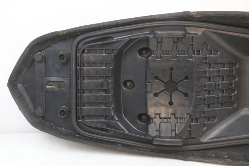 photo de ZITSEL LONGJIA EASY MAX 125 (2020 - 2024) - Bevestigingspunten