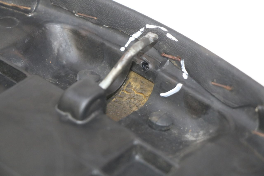 photo de ZITSEL PEUGEOT ELYSEO 125 (1999 - 2004) - Focus op structuur