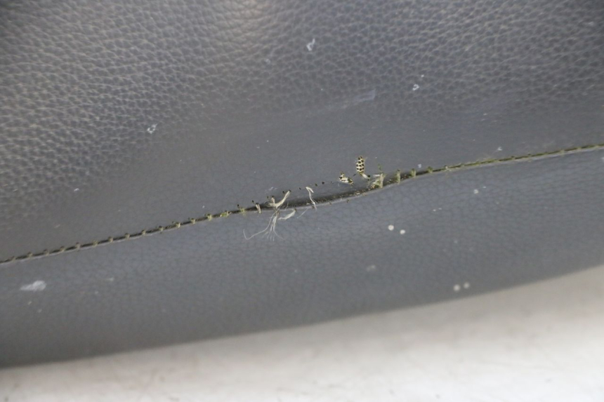 photo de ZITSEL PEUGEOT ELYSEO 125 (1999 - 2004) - Focus op structuur