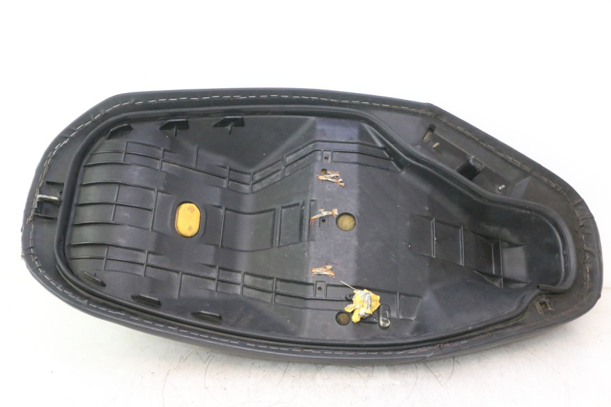 photo de ZITJE HONDA FES PANTHEON 2T 125 (1998 - 2002) - Bevestigingspunten
