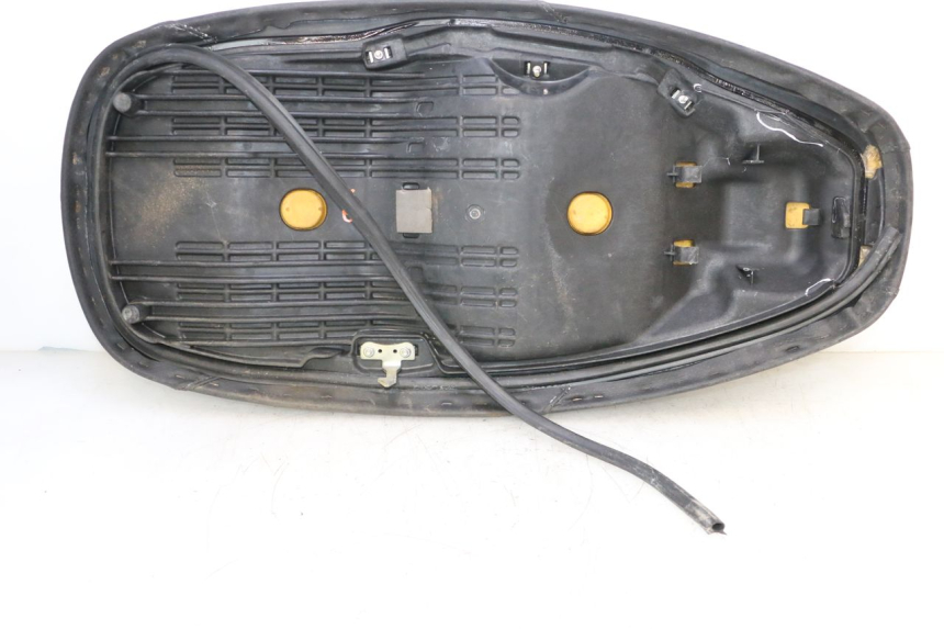 photo de ZITJE HONDA FES S-WING SWING ABS 125 (2007 - 2015) - Focus op structuur