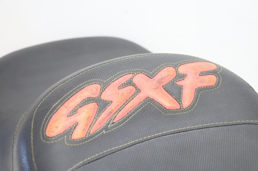 photo de ZITSEL SUZUKI GSX F GSXF 750 (1988 - 1998) - Zoom op gebruiksstaat