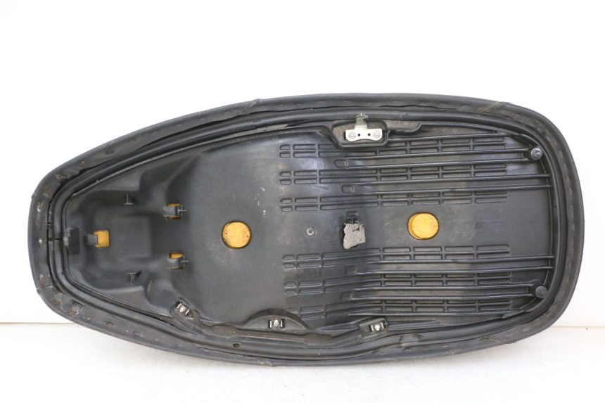 photo de ZITJE HONDA FES S-WING SWING ABS 125 (2007 - 2015) - Focus op structuur