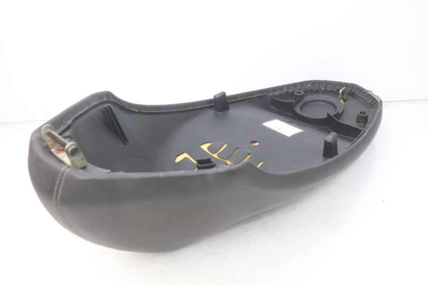 photo de ZITSEL PEUGEOT KISBEE 2T 50 (2010 - 2017) - Markeringen en referenties