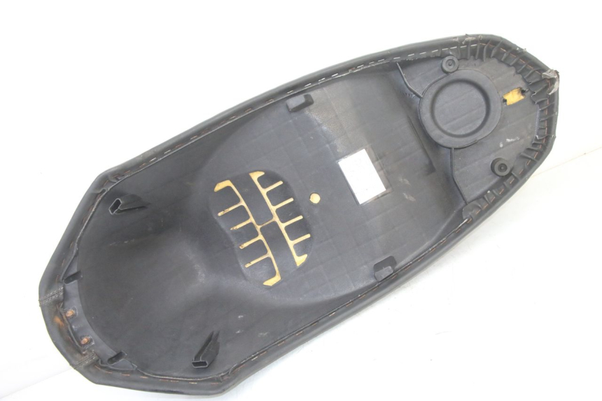 photo de ZITSEL PEUGEOT KISBEE 2T 50 (2010 - 2017) - Bevestigingspunten