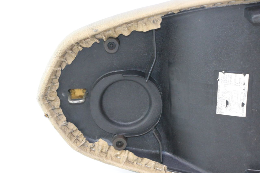photo de ZITSEL PEUGEOT KISBEE 2T 50 (2010 - 2017) - Zoom op gebruiksstaat