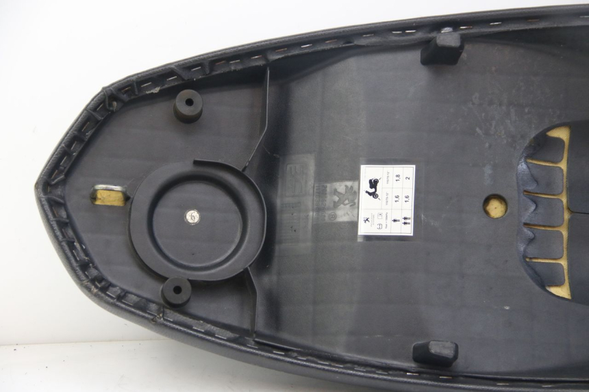 photo de ZITSEL PEUGEOT KISBEE 4T 50 (2018 - 2022) - Zoom op gebruiksstaat