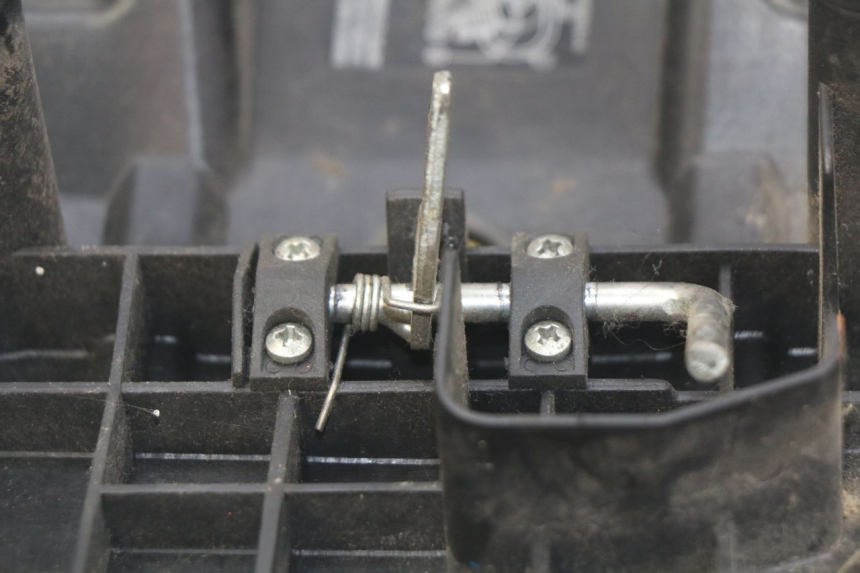 photo de ZITSEL PEUGEOT LUDIX 50 (2005 - 2007) - Bevestigingspunten