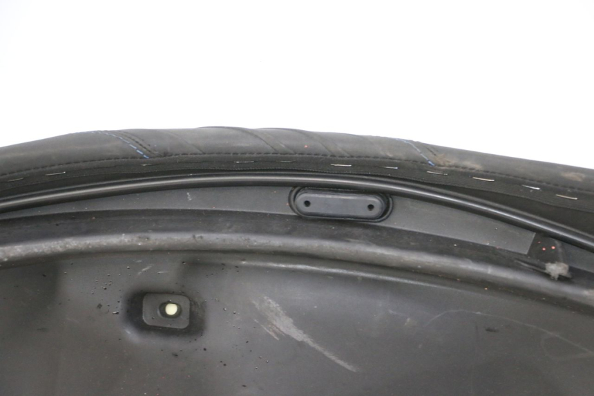 photo de ZITJE PIAGGIO MP3 HPE 310 (2024 - 2025) - Gecontroleerd onderdeel