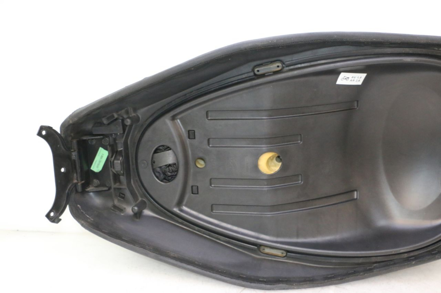 photo de ZITSEL PIAGGIO MP3 LT 300 (2010 - 2016) - Focus op structuur