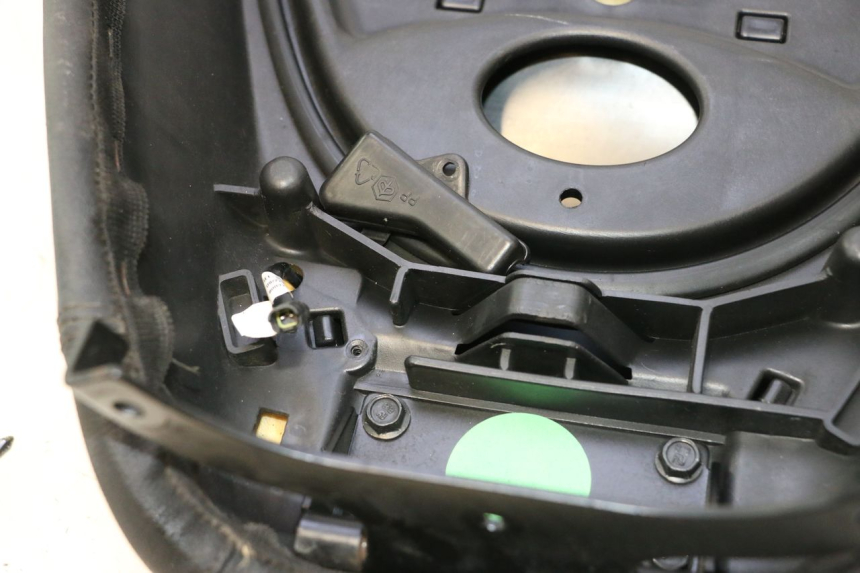 photo de ZITSEL PIAGGIO MP3 LT 400 (2007 - 2012) - Detailaanzicht