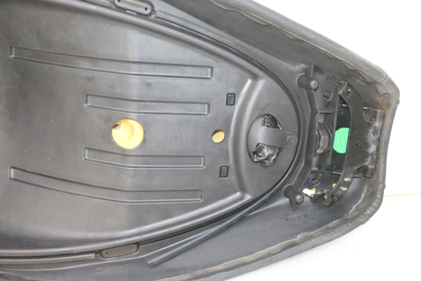 photo de ZITSEL PIAGGIO MP3 RL 250 (2006 - 2010) - Bevestigingspunten