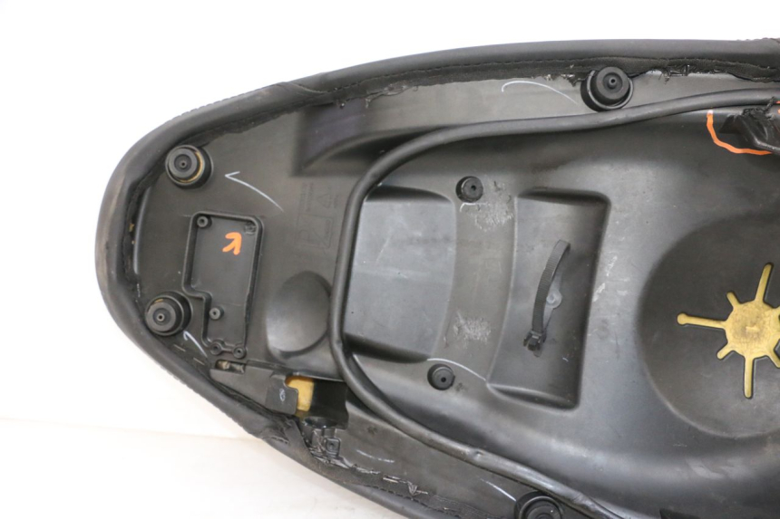 photo de ZITSEL PIAGGIO NEW TYPHOON 50 (2018 - 2021) - Zoom op kwaliteit