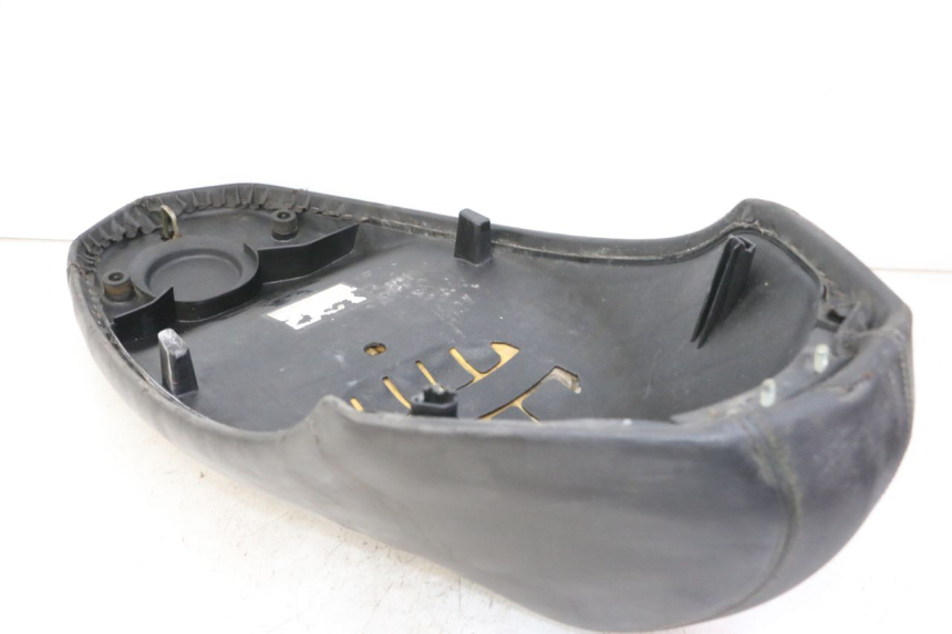 photo de ZITSEL PEUGEOT KISBEE 2T 50 (2010 - 2017) - Markeringen en referenties