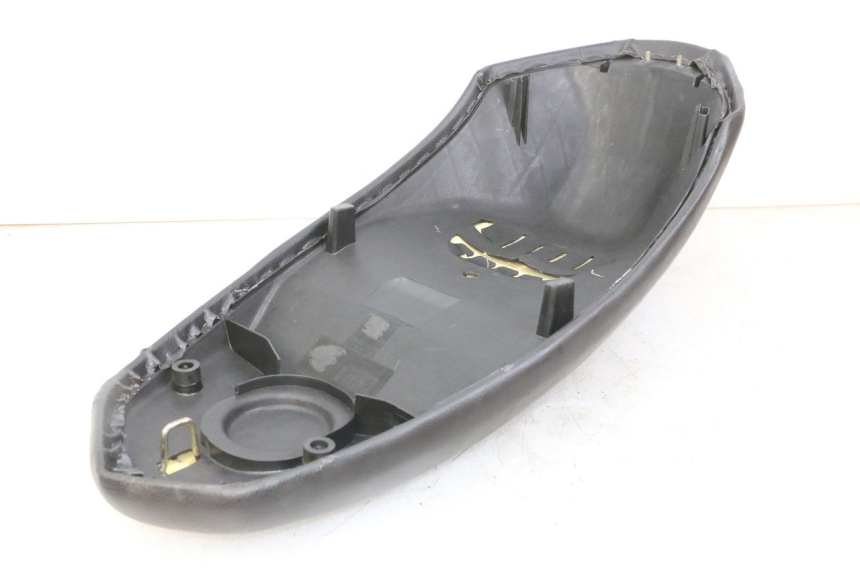 photo de ZITSEL PEUGEOT KISBEE 4T 50 (2010 - 2017) - Markeringen en referenties