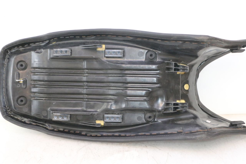 photo de ZIT HONDA XLV VARADERO 125 (2007 - 2012) - Bevestigingspunten