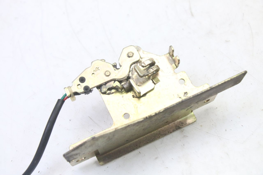 photo de ZADELSLOT KYMCO DINK STREET 125 (2009 - 2014) - Detail van het onderdeel