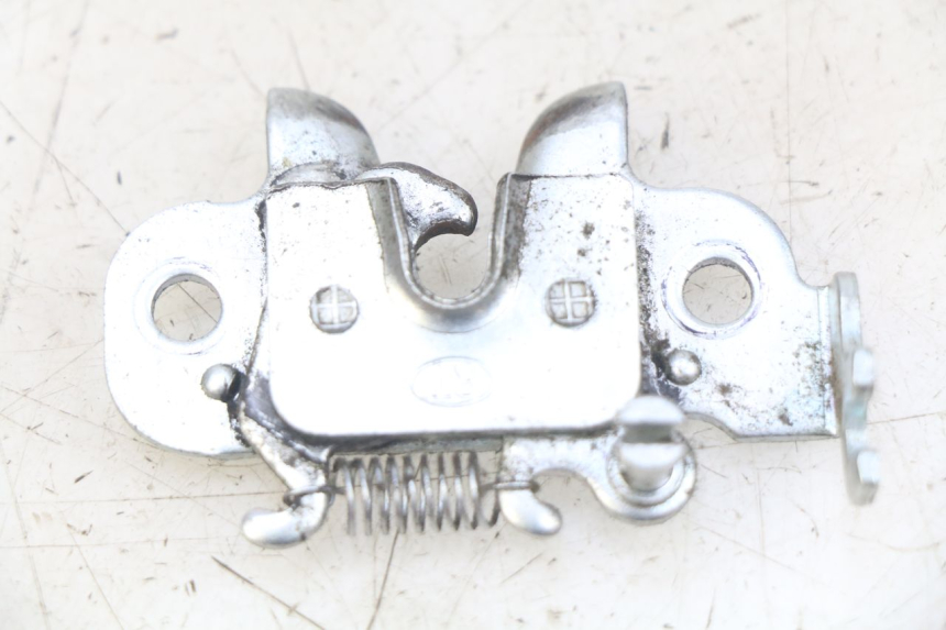 photo de ZADELSLOT PEUGEOT KISBEE 4T 50 (2018 - 2022) - Detail van het onderdeel