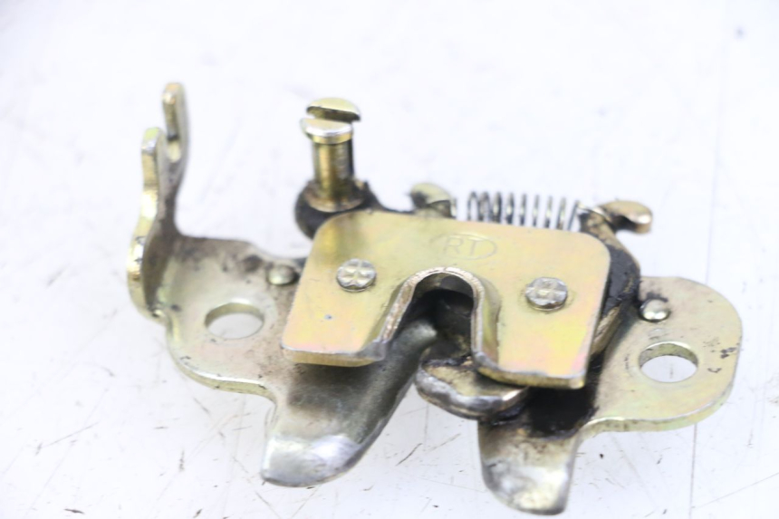 photo de ZADELSLOT PEUGEOT KISBEE 2T 50 (2010 - 2017) - Detail van het onderdeel