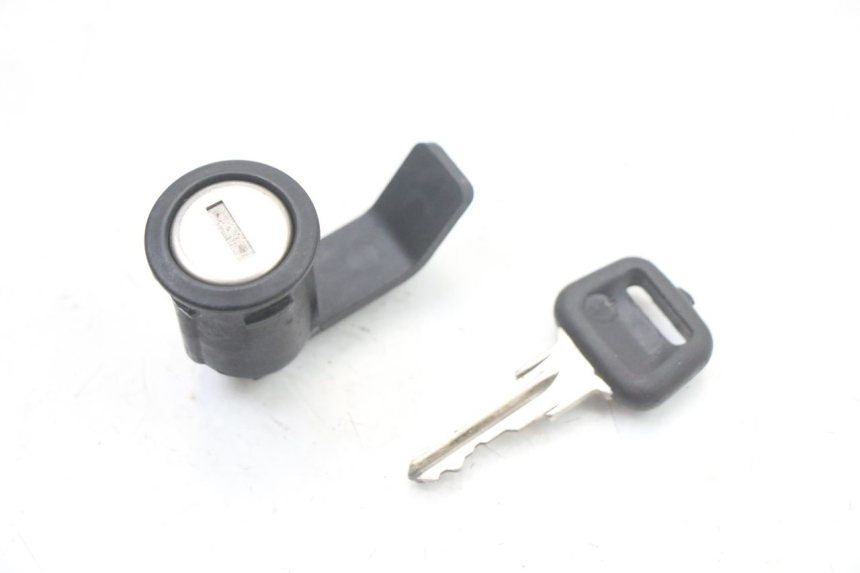 photo de ZADELSLOT PEUGEOT SATELIS COMPRESSOR K15 125 (2006 - 2009) - Hoofdaanzicht