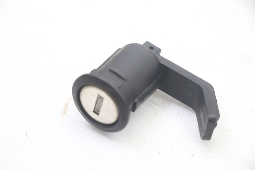 photo de ZADELSLOT PEUGEOT SATELIS COMPRESSOR K15 125 (2006 - 2009) - Andere kijkhoek