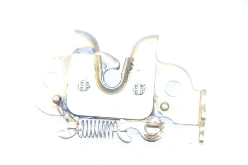 photo de ZADELSLOT PEUGEOT STREETZONE 2T 50 (2014 - 2019) - Detail van het onderdeel