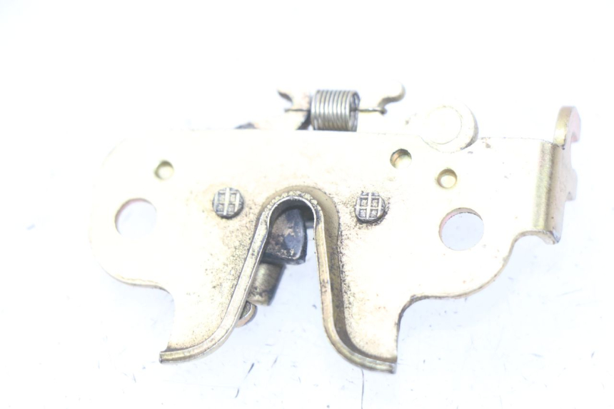 photo de ZADELSLOT PEUGEOT STREETZONE 2T 50 (2014 - 2019) - Zoom op gebruiksstaat